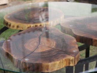 stół szklany okrągły z plastrami drewna na wymiar