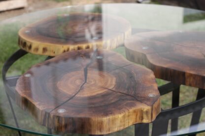 stół szklany okrągły z plastrami drewna na wymiar