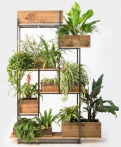 regał ogrodowy metalowy z drewnianymi półkami