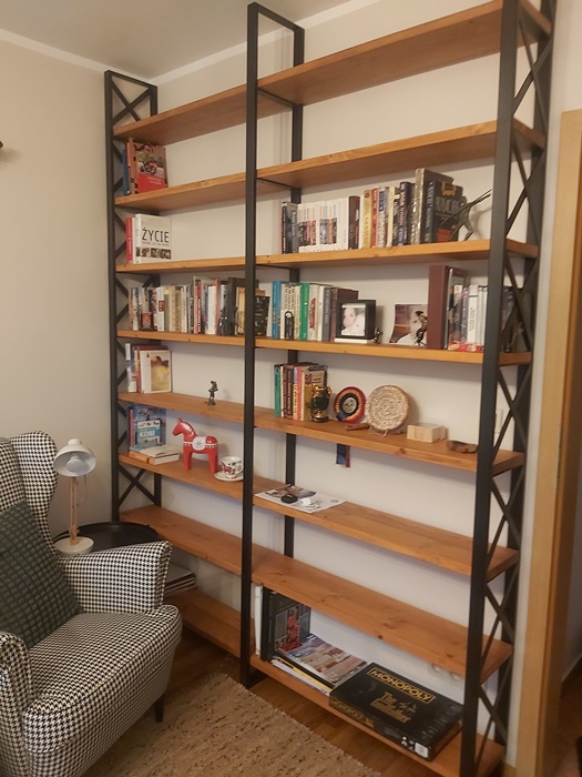 Regał na książki i ozdoby do salonu na wymiar